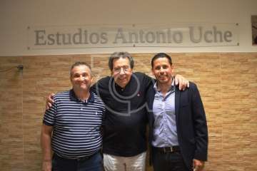 PCL Radio estrena programación e inmortaliza a Antonio Uche (Foto TA)